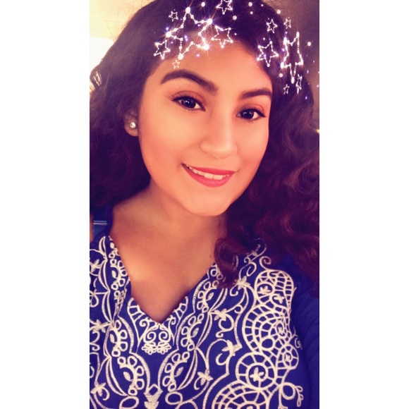 Profile Picture of Lily Escobar (@lilyann32) on Poshmark
