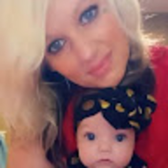 Profile Picture of Amber Swiger (@jesber4ever) on Poshmark