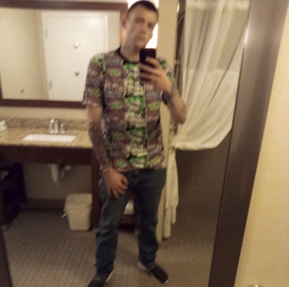 Profile Picture of Paul Treon (@treonpaul4) on Poshmark