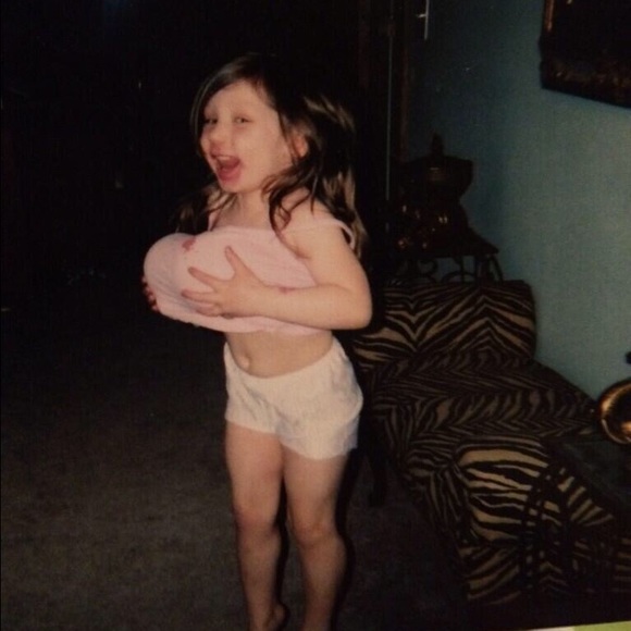 Profile Picture of Kaley Knight (@kaleydaneee) on Poshmark