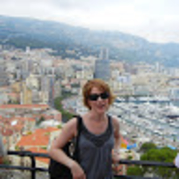 Profile Picture of Alexandra Weaver (@alexandrawea378) on Poshmark