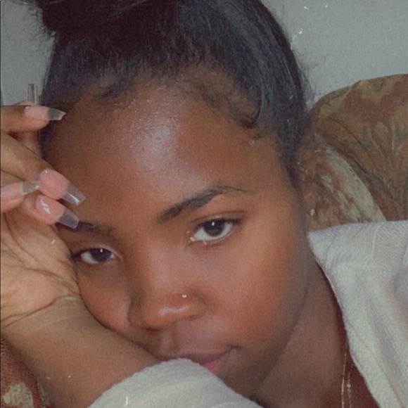 Profile Picture of Talia Thomas (@taliathomas963) on Poshmark