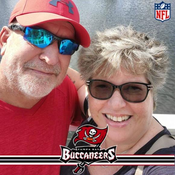 Profile Picture of Dawn Decker (@bddecker6) on Poshmark