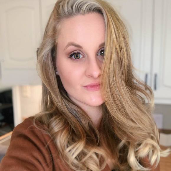 Profile Picture of Alayna Rishaug (@alayna_rishaug) on Poshmark