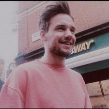 Profile Picture of Juli Loves Louis 🦔 (@stxrboylouis) on Twitter