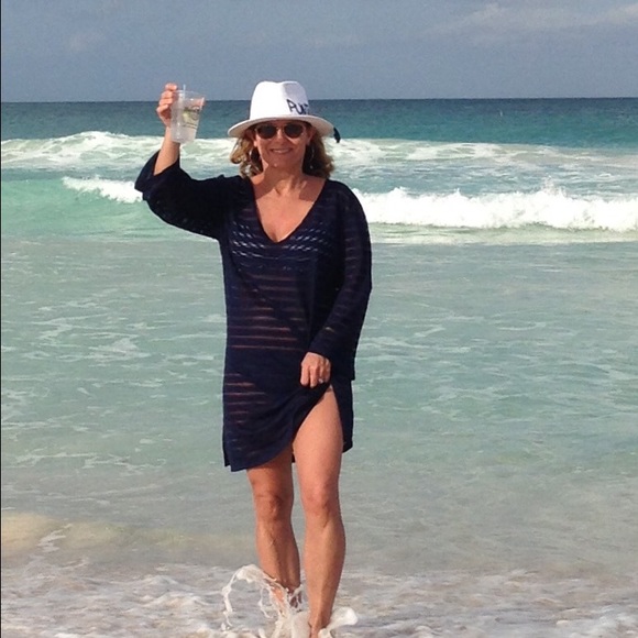 Profile Picture of Lynn Schwaab (@lynnts65) on Poshmark