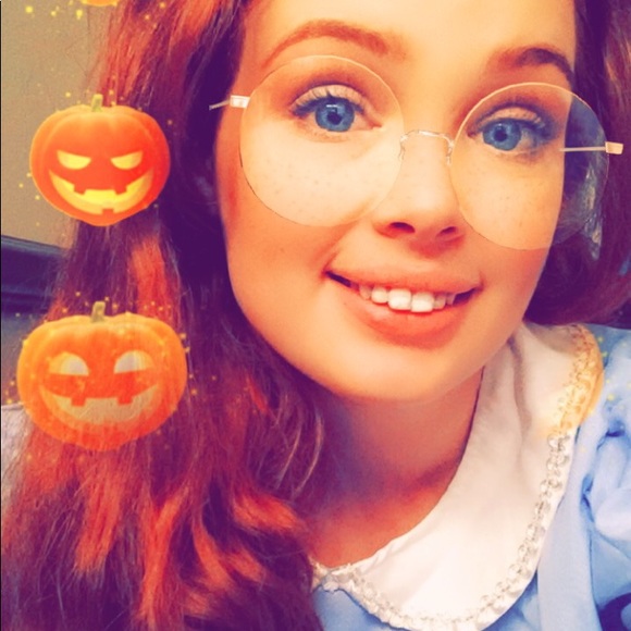 Profile Picture of Kelsi Mogle (@queenkelsirh) on Poshmark