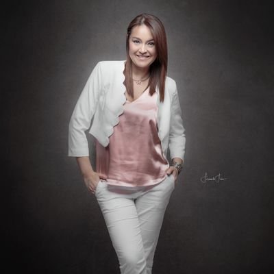 Profile Picture of Lorena Baeza (@BaezaLogaba) on Twitter