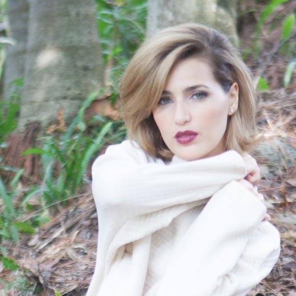 Profile Picture of Dina Zalloum (@dzalloum) on Poshmark