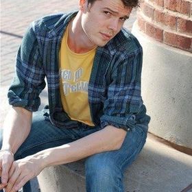 Profile Picture of Tyler Kinney (@TDKinneyDesign) on Pinterest