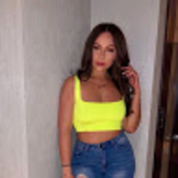 Profile Picture of Bianca Lotito (@biancalotito) on Poshmark