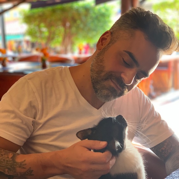 Profile Picture of Michael Wortel (@michaelwortel) on Poshmark