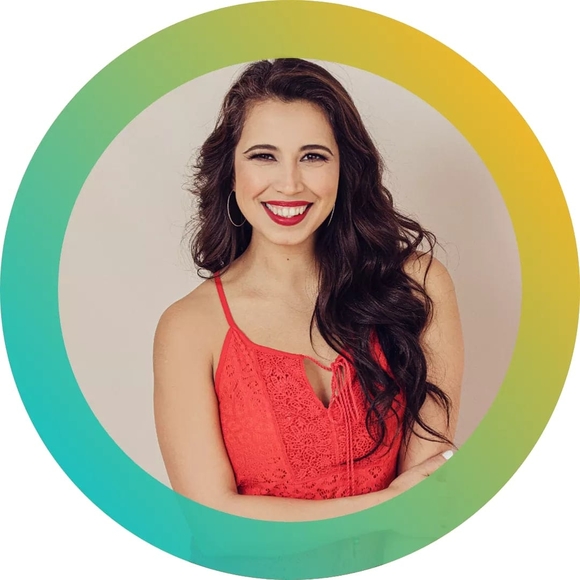 Profile Picture of Carolina Belmares (@sunsetcaro) on Poshmark