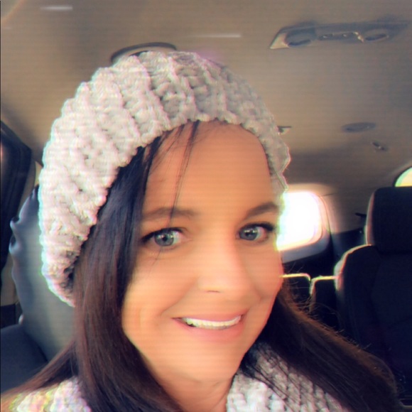Profile Picture of Roberta Stewart (@roberta_stewart) on Poshmark