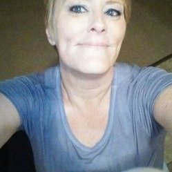 Profile Picture of Shawna Roberson (@shawnagibson18) on Twitter