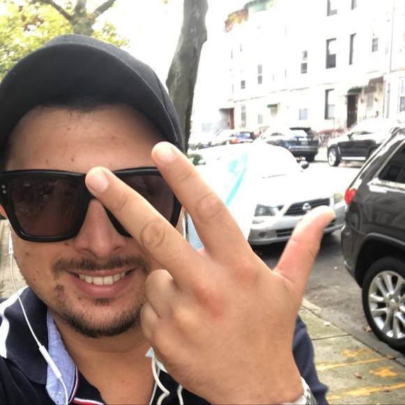 Profile Picture of Alejo Diaz (@alejandro8138) on Poshmark