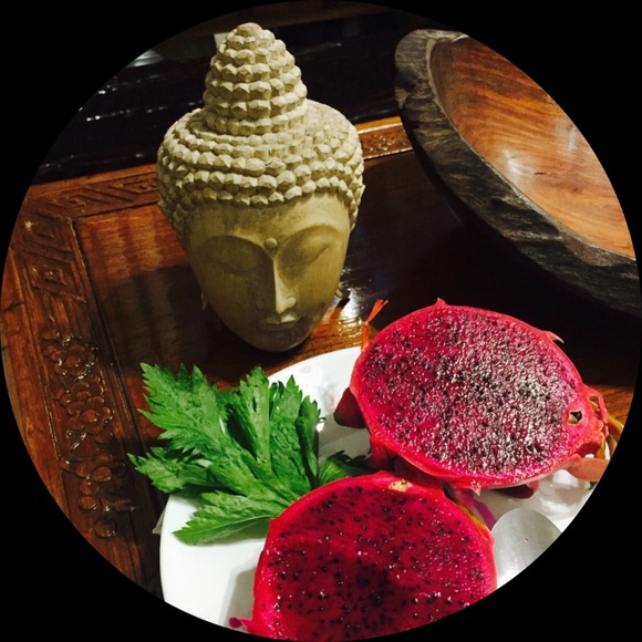 Profile Picture of Tjens Carign (@tijens) on Poshmark