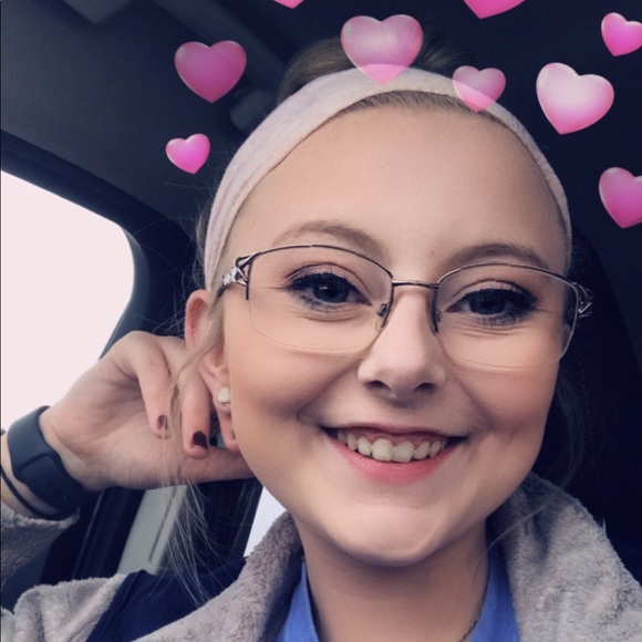 Profile Picture of Abby Bailey (@abbydb1) on Poshmark