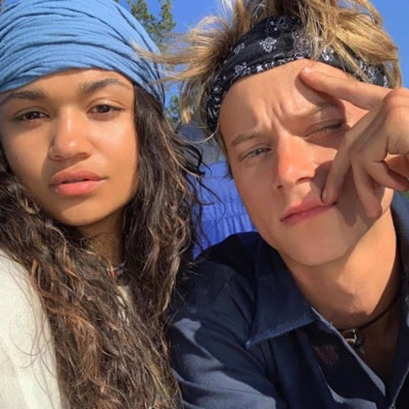 Profile Picture of Savannah Jamgochian (@savannahj2400) on Poshmark