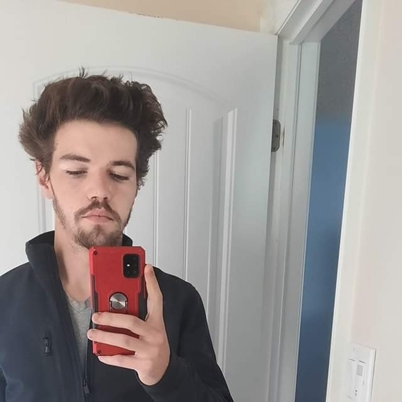 Profile Picture of Kyle Jilks (@kjilks) on Poshmark