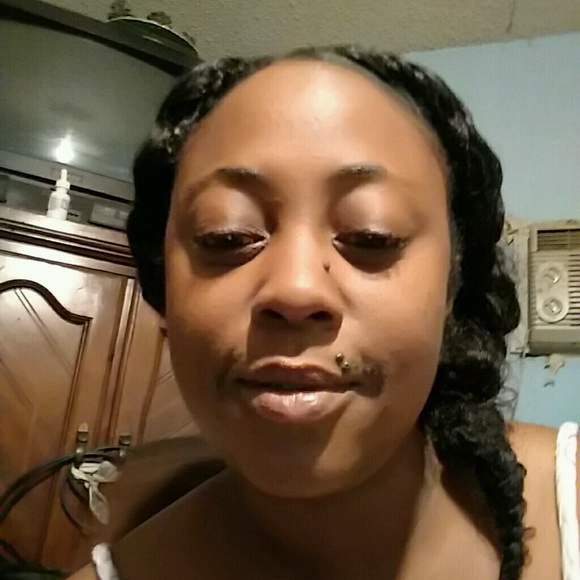 Profile Picture of Shontell Rogers (@mrsreed76) on Poshmark