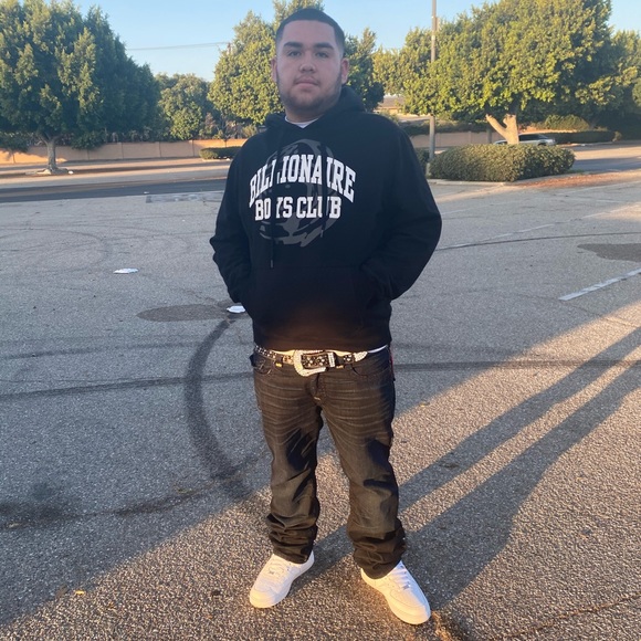 Profile Picture of Zachary Lopez (@xannyzach) on Poshmark