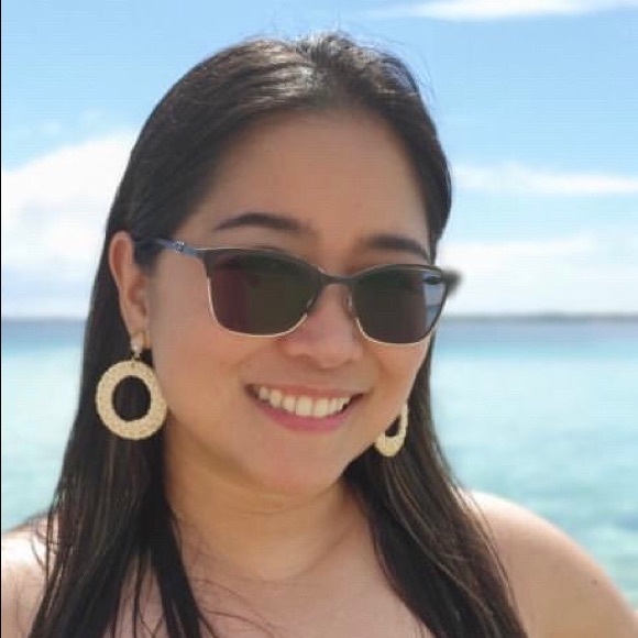 Profile Picture of Sherryl Crneckiy (@sherryl1980) on Poshmark