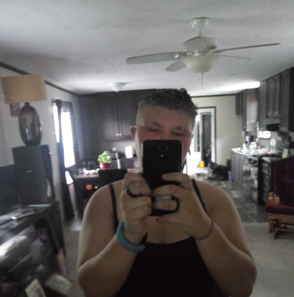 Profile Picture of Helen Hyrman (@helenhyrman) on Poshmark