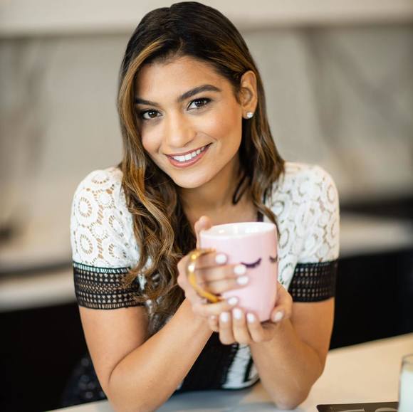 Profile Picture of Nazy Nazanien (@nazyjoon) on Poshmark