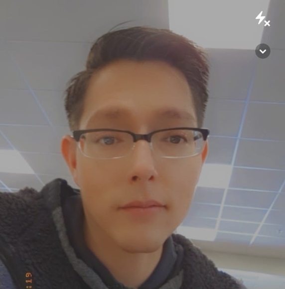 Profile Picture of Adrian Williams (@dineromanjamec) on Poshmark