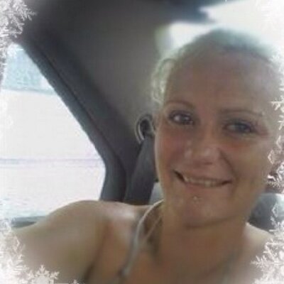 Profile Picture of Michelle Swindle (@mickeyshell82) on Twitter
