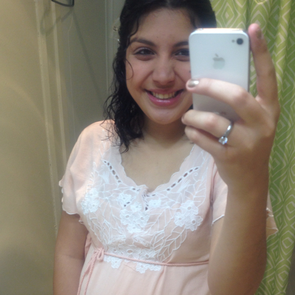 Profile Picture of Genesis Moya (@theegenesiss) on Poshmark