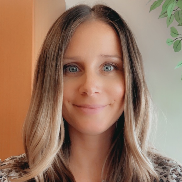 Profile Picture of Cecily Adamski (@esilsay07) on Poshmark