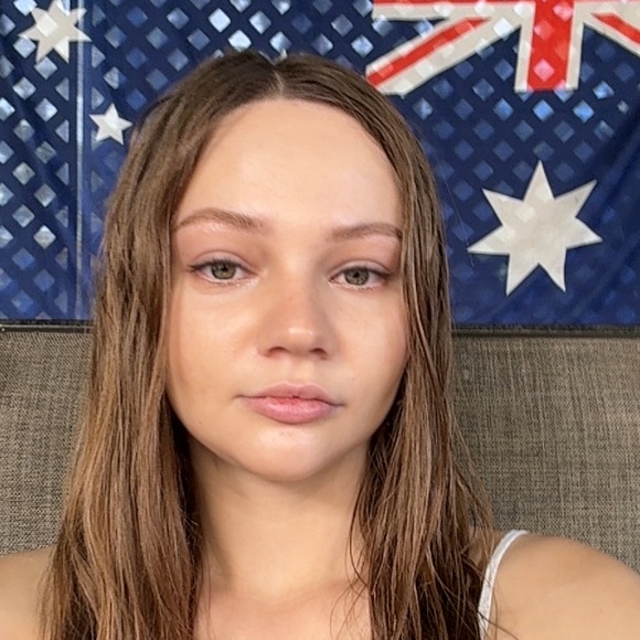 Profile Picture of Megan Pretorius (@meganpretorius) on Poshmark