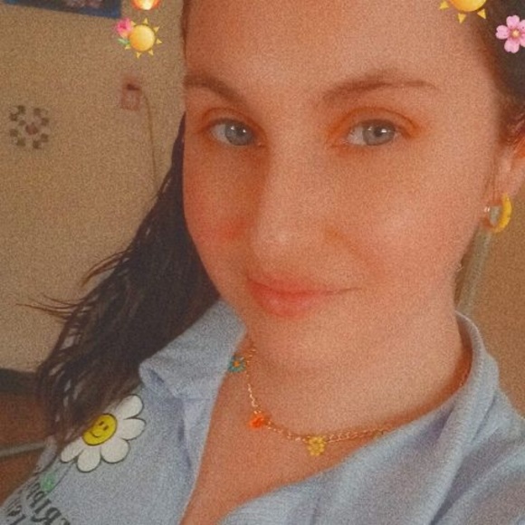 Profile Picture of Christina Peckham (@christinapeckha) on Poshmark