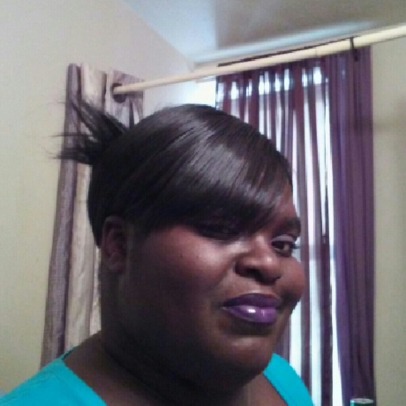 Profile Picture of Jamila Wickliffe (@leeleeloves1986) on Poshmark