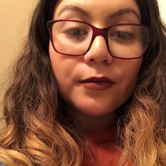 Profile Picture of Julia Chavarria (@jchav0323) on Poshmark