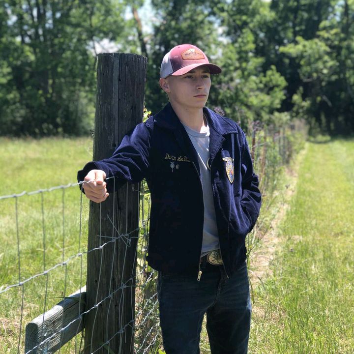 Profile Picture of   dustin.lebleu... (@dustin.lebleu) on Tiktok