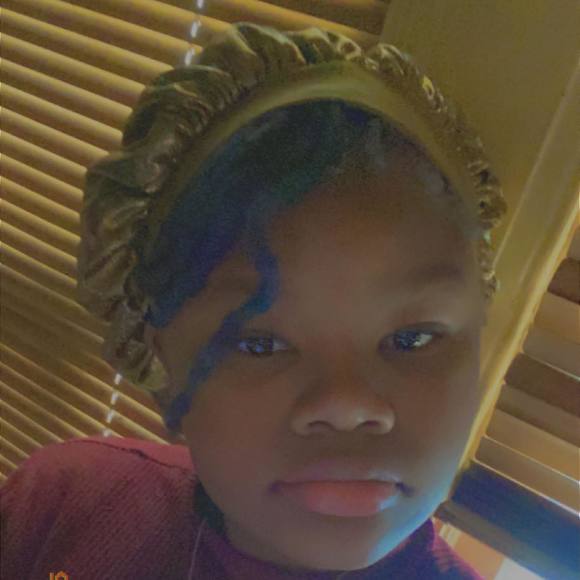 Profile Picture of Dawnyae Bell (@dawnyaebell) on Poshmark