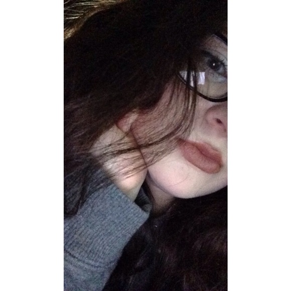 Profile Picture of Sami Teffner (@samiissues) on Poshmark