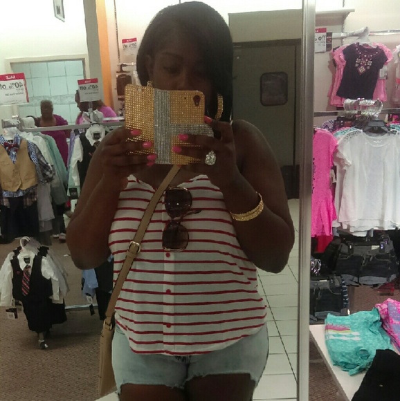 Profile Picture of Christie Byrd (@christiebyrd) on Poshmark