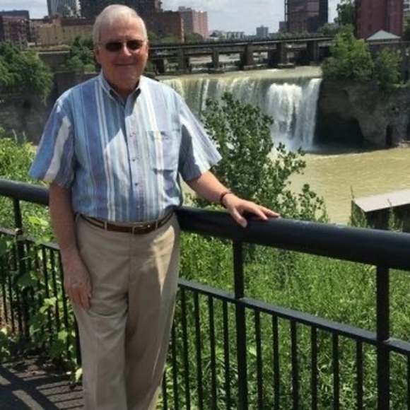 Profile Picture of Al Schnucker (@alschnucker) on Poshmark
