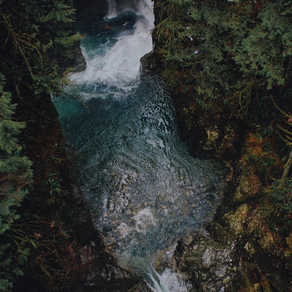 Profile Picture of Zoie Kondos (@zoieko96) on Poshmark