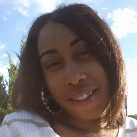 Profile Picture of Jasmine Gibson (@jasminegibson07) on Poshmark