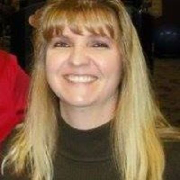 Profile Picture of Michelle Hilding (@michhild23) on Poshmark