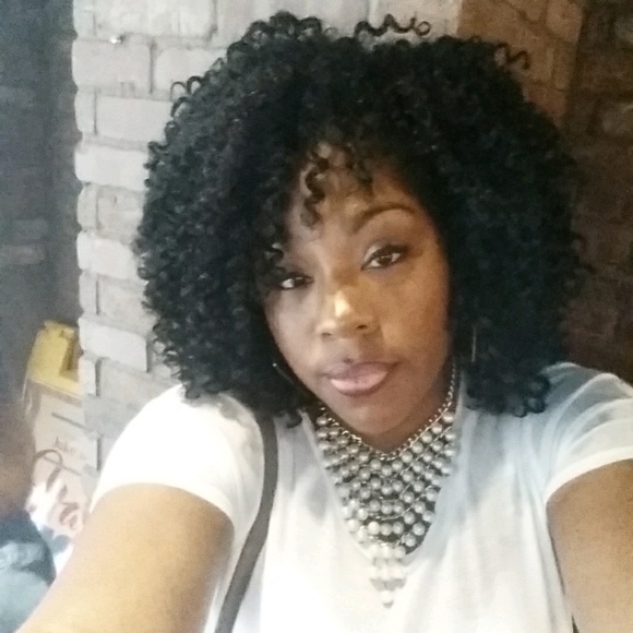 Profile Picture of Danyell Allen (@danyell58) on Poshmark