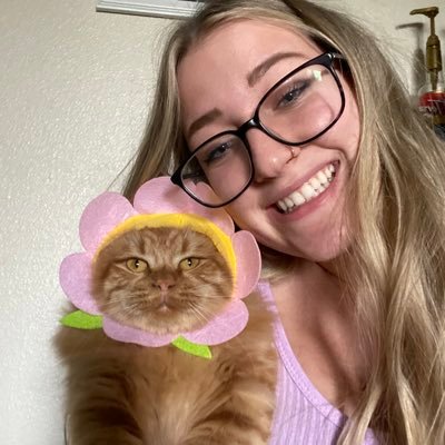 Profile Picture of Megs 🌻 ☀️ (@megan_connor7) on Twitter