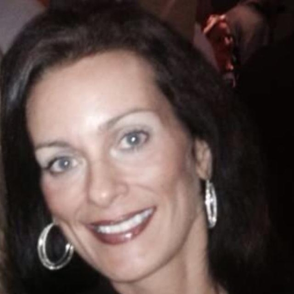 Profile Picture of Cindy Stratton (@cstratton0715) on Poshmark