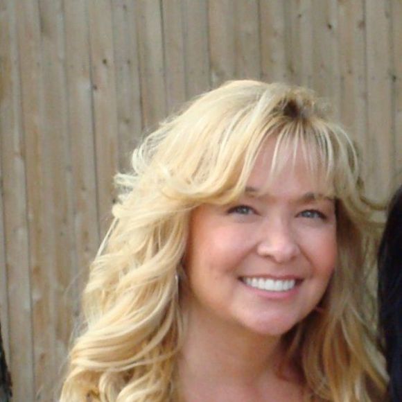 Profile Picture of Colette Mclaughlin (@summerkt) on Poshmark
