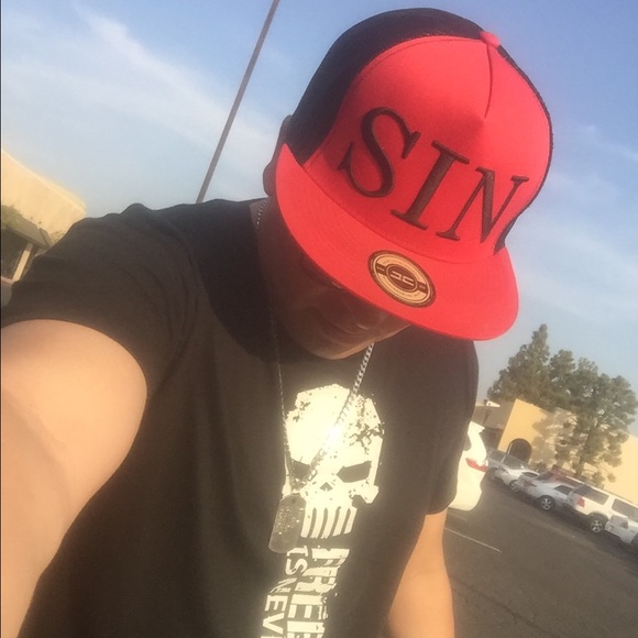 Profile Picture of Jeffrey Machuca (@jeffmachuca) on Poshmark